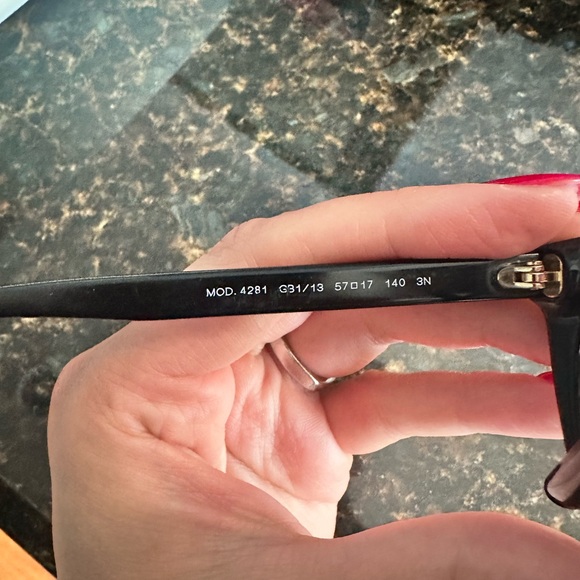 Versace sunglasses - Picture 3 of 6